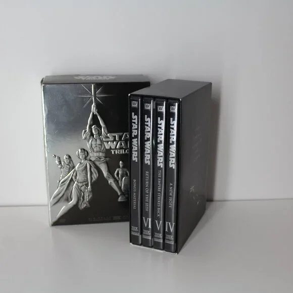 Star Wars Trilogy DVD Set with bonus material - Picture 1 of 8